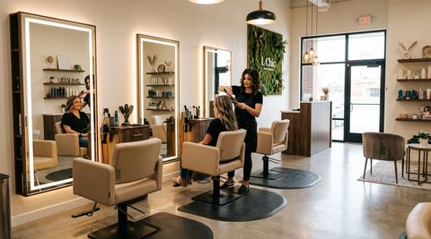 Illustration of L Chic Salon, beauty salon in Scottsbluff, NE